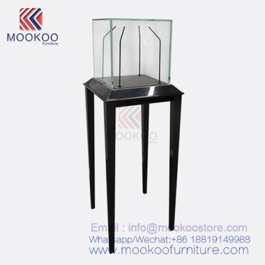 Lasijalusta koruille