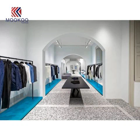 Metallivaatteet näyttö teline