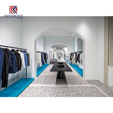 Metallivaatteet näyttö teline