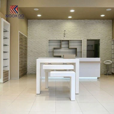 Puinen apteekki sisustussuunnittelu